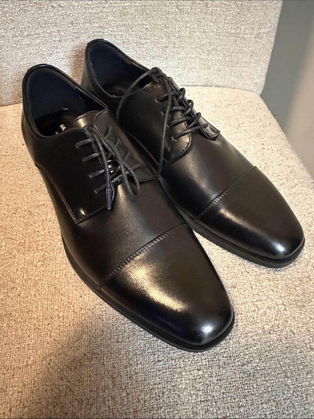 Van Heusen Black Leather Cap-Toe Derby Shoes